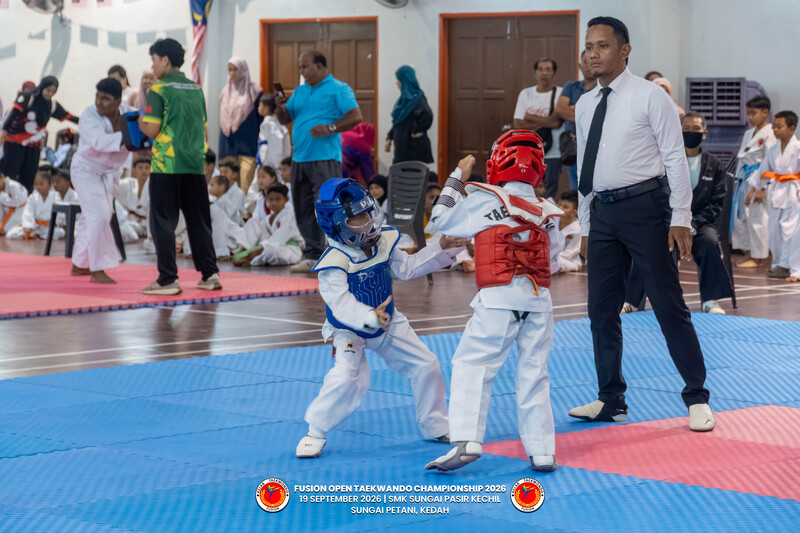Ilustrasi konsep anak-anak berlatih taekwondo bersama rakan